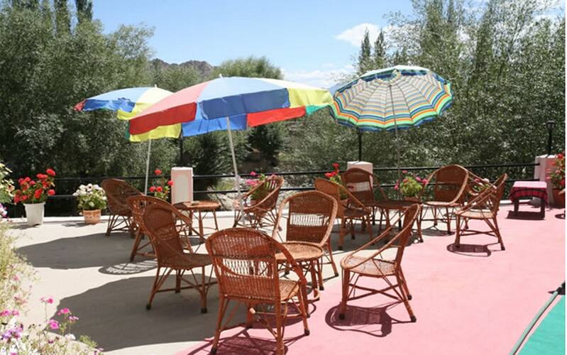 Hotel Asia, Leh 4